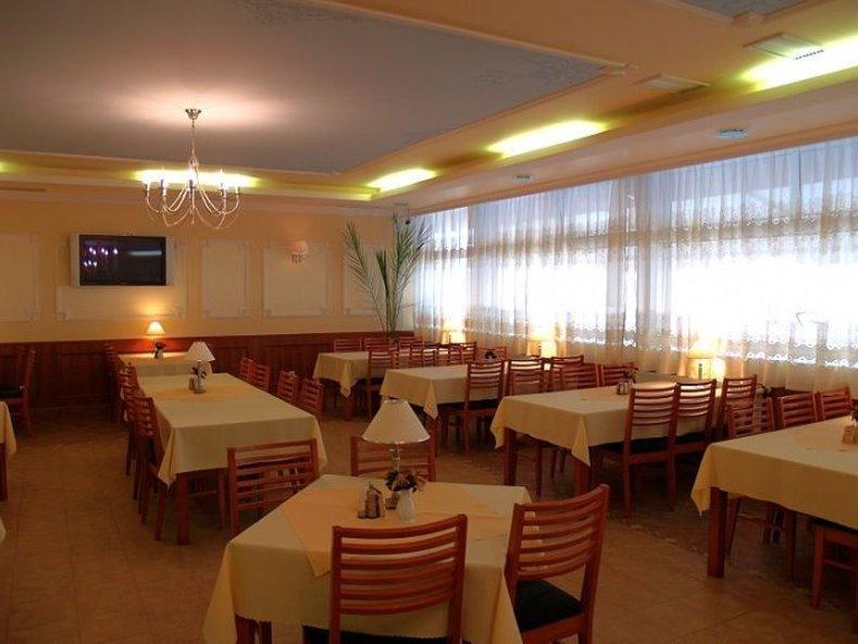Penzion Anton Teplička nad Váhom Exterior foto