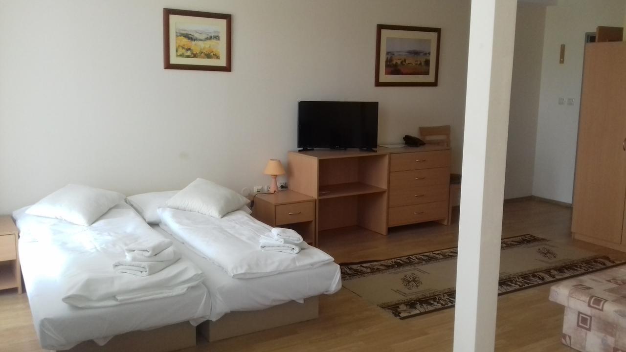 Penzion Anton Teplička nad Váhom Exterior foto